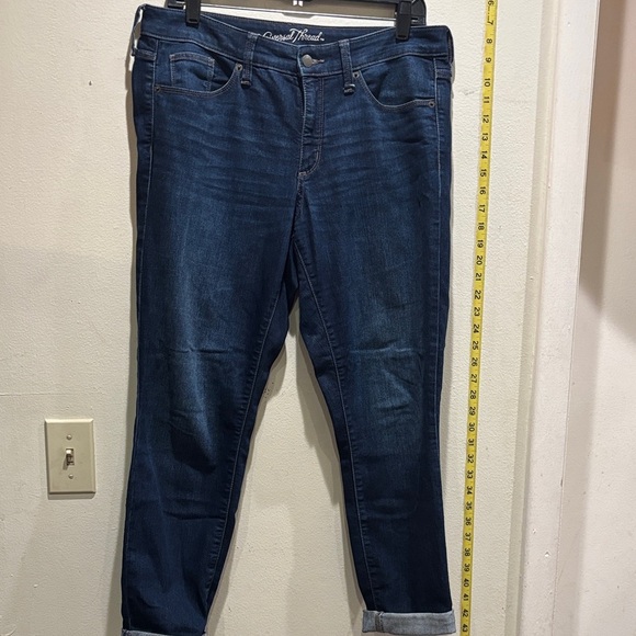 Universal Thread Dark Wash Ankle Jeans - Picture 1 of 5